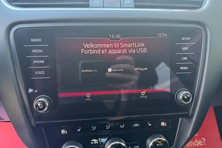 Hvid Skoda Octavia fra 2019