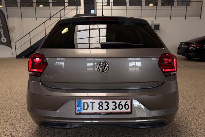 Grå VW Polo fra 2019