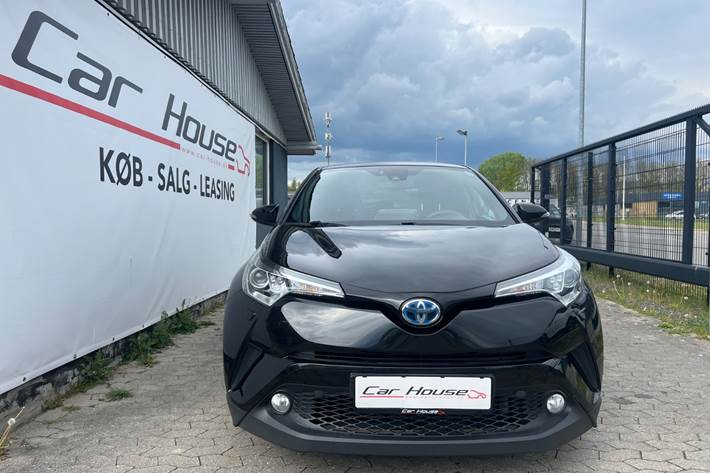 Sort Toyota C-HR fra 2019
