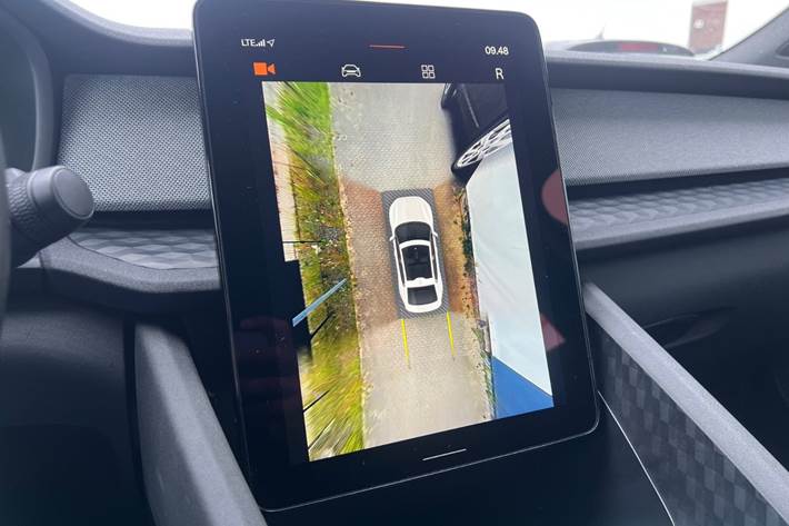 Hvid Polestar 2 fra 2023