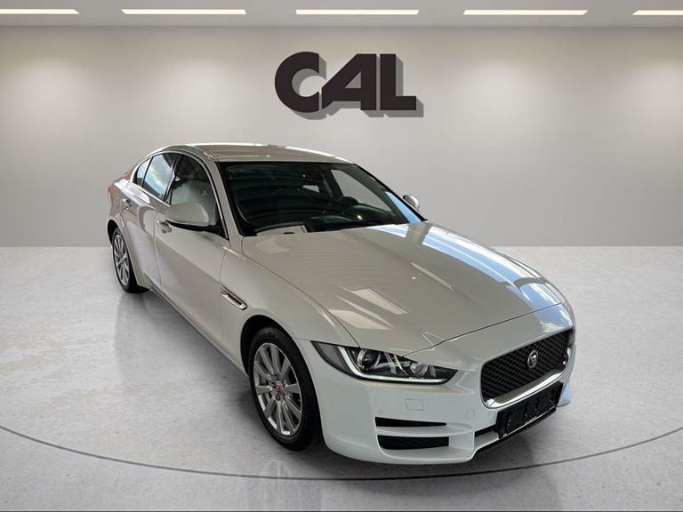 Jaguar XE 2,0 D180 Prestige