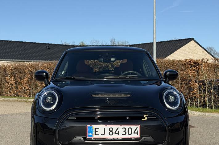 Sort Mini Cooper SE fra 2022