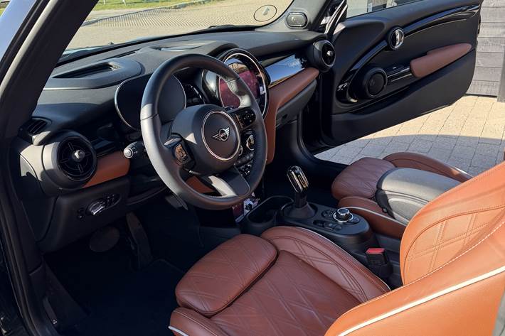 Sort Mini Cooper SE fra 2022