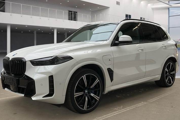 Hvid BMW X5 fra 2023