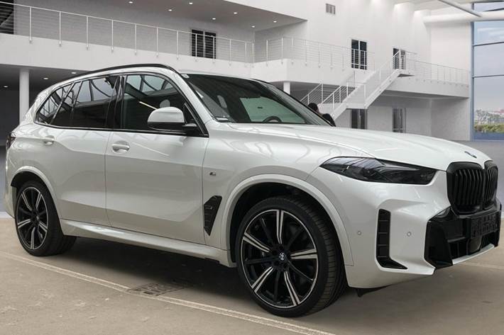 Hvid BMW X5 fra 2023