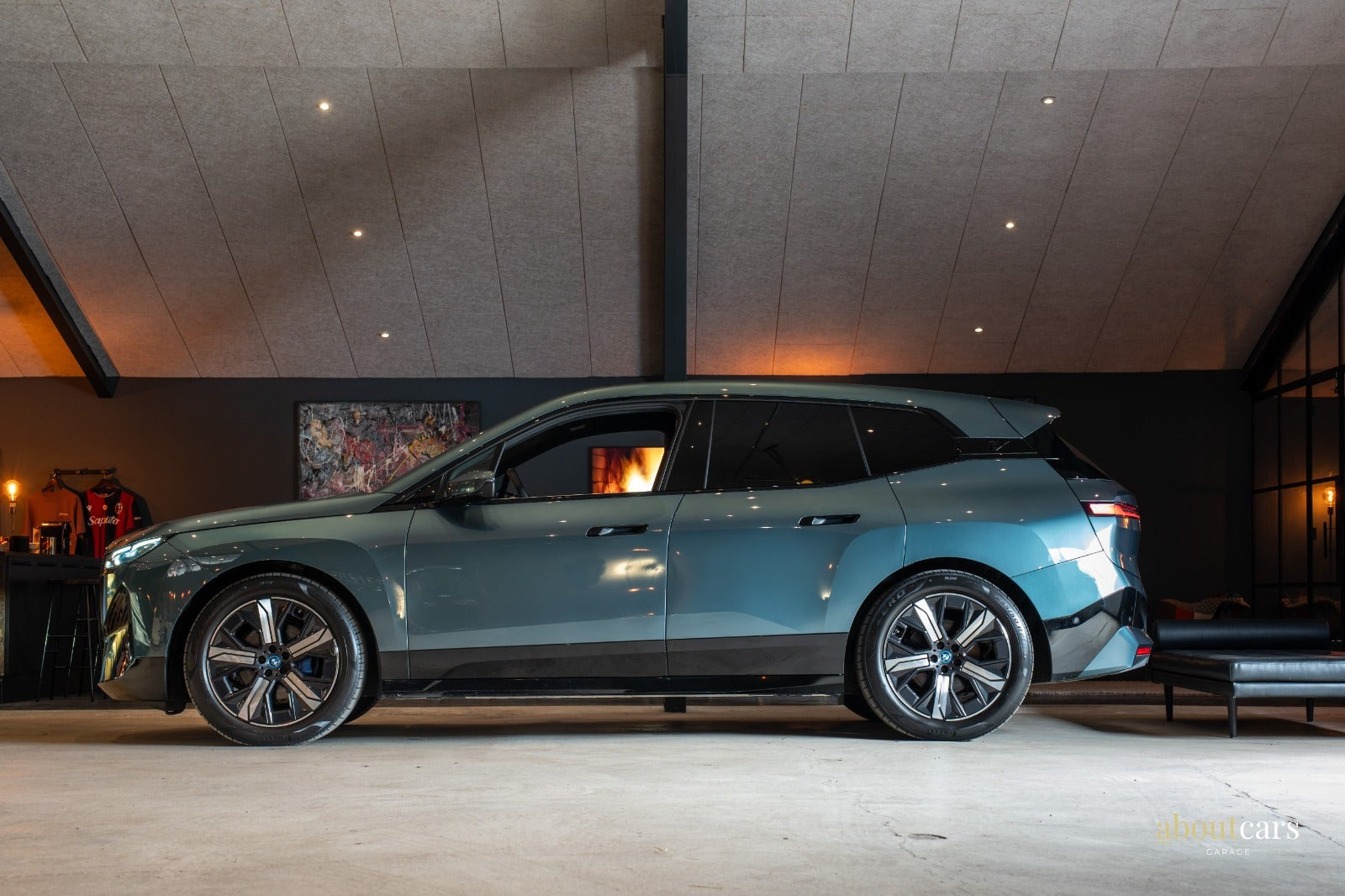Blå BMW iX fra 2022