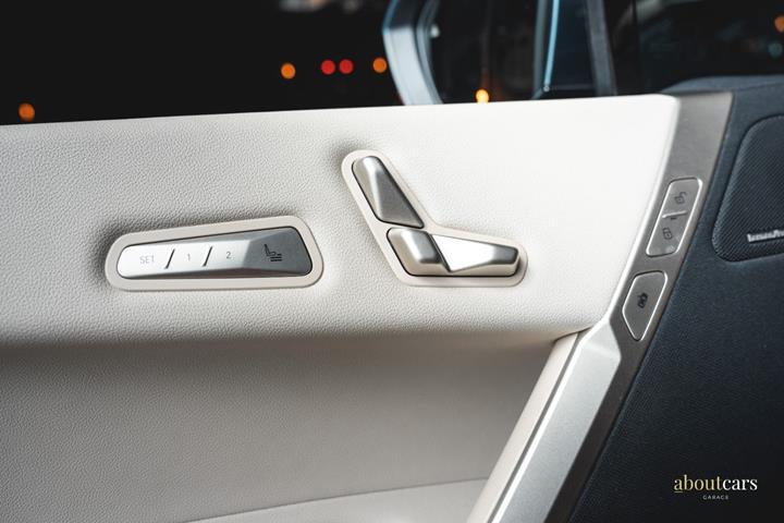 Blå BMW iX fra 2022