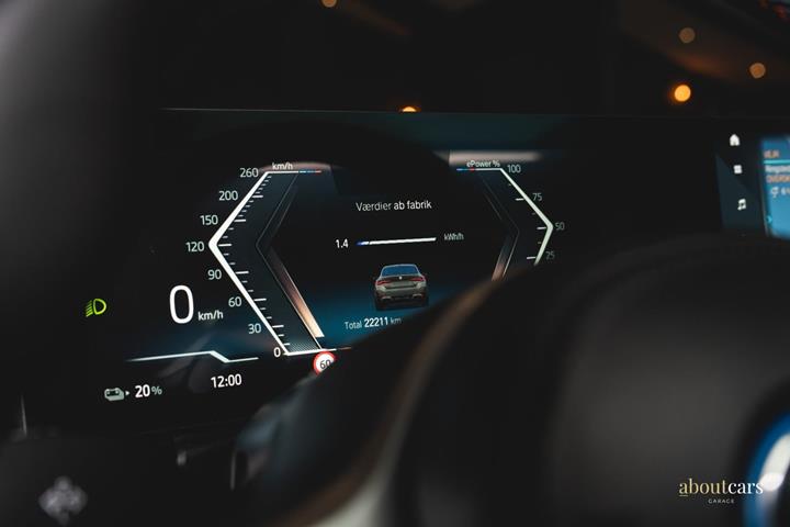 Grå BMW i4 fra 2023