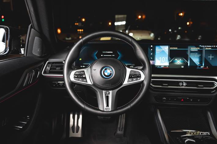 Grå BMW i4 fra 2023