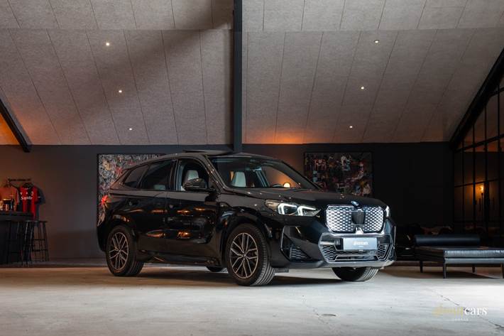 Sort BMW iX1 fra 2024