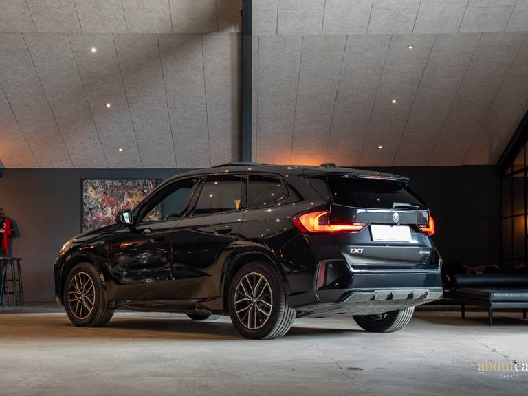 BMW iX1 xDrive30 M-Sport