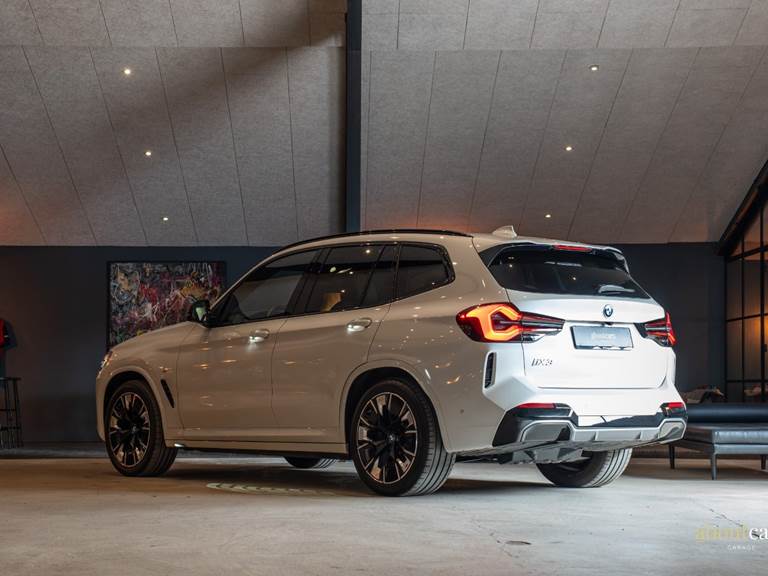 BMW iX3 Charged Plus M-Sport