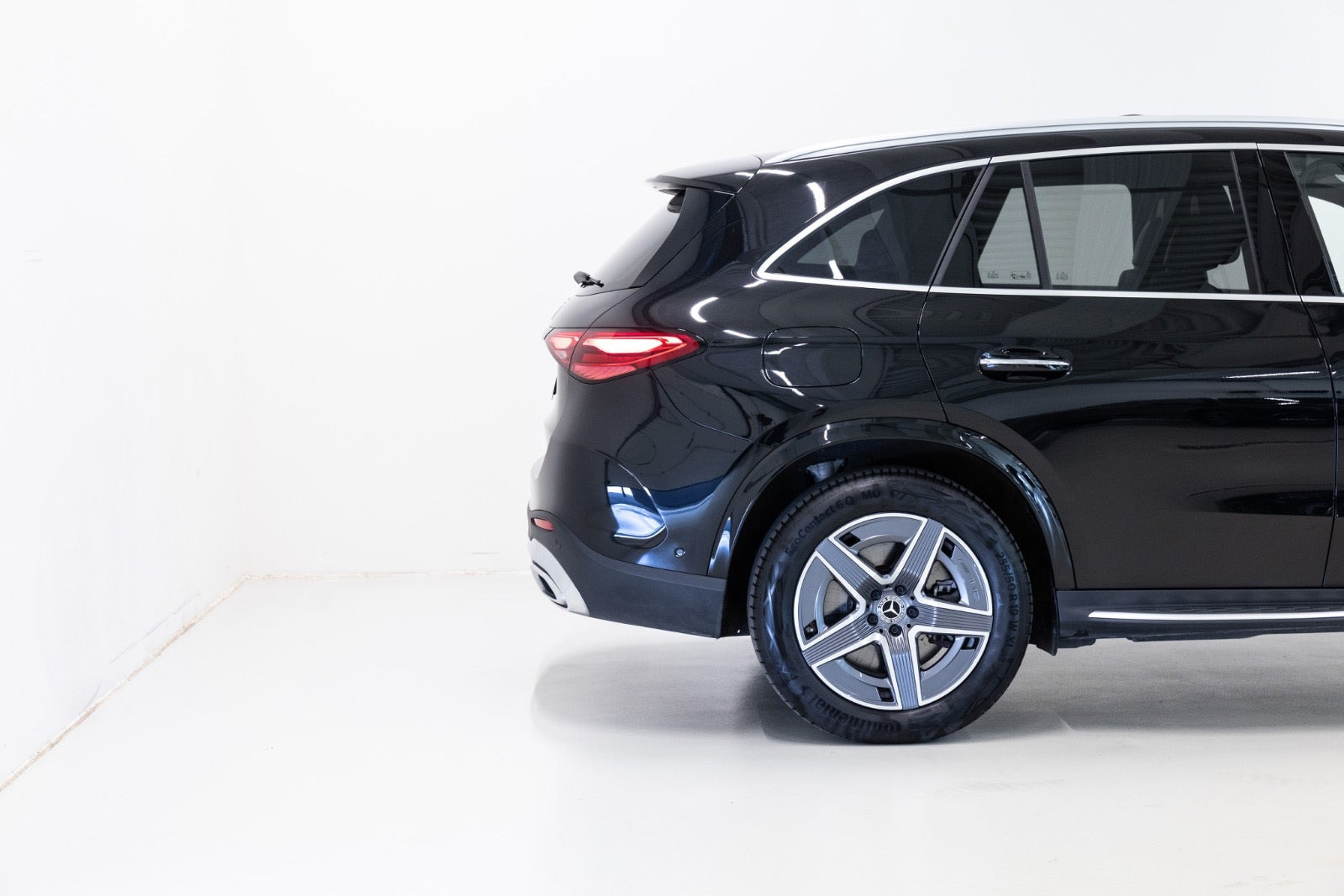 Sort Mercedes GLC400 e fra 2023