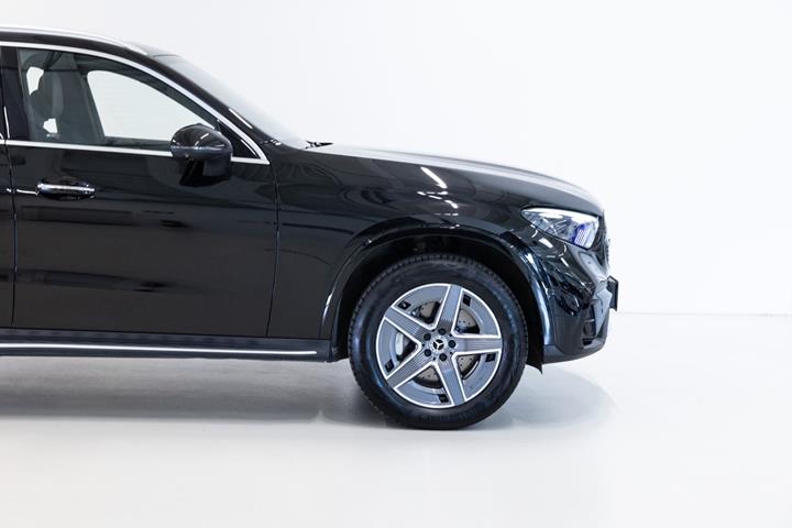 Sort Mercedes GLC400 e fra 2023
