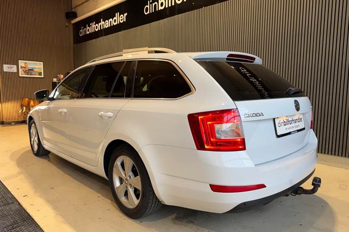 Hvid Skoda Octavia fra 2014