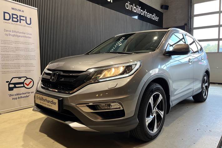 Sølv Honda CR-V fra 2017 set udefra