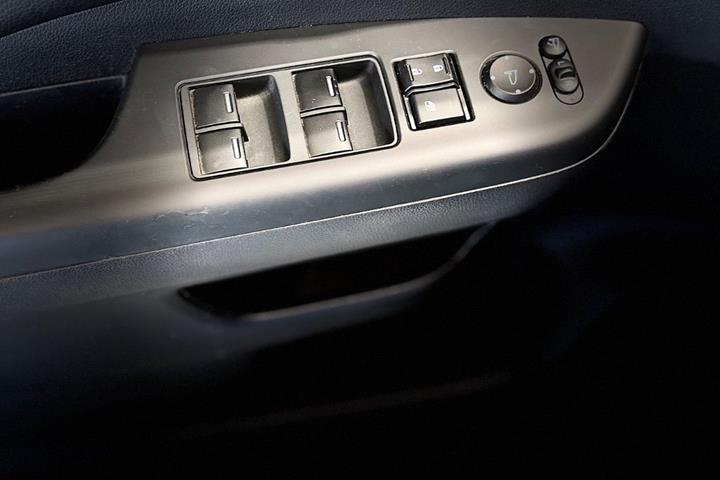 Sølv Honda CR-V fra 2017 set indefra