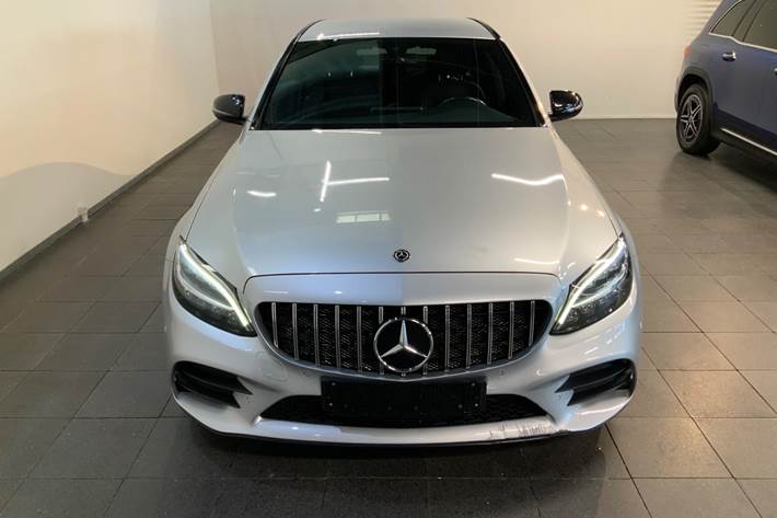 Sølv Mercedes C220 d fra 2019