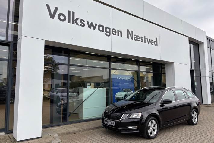 Sort Skoda Octavia fra 2020
