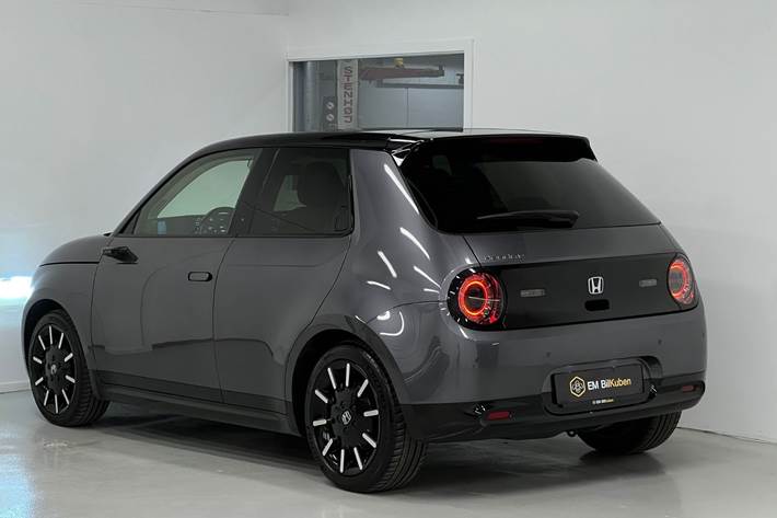 Grå Honda e fra 2021