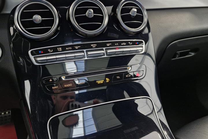 Sort Mercedes GLC250 d fra 2018
