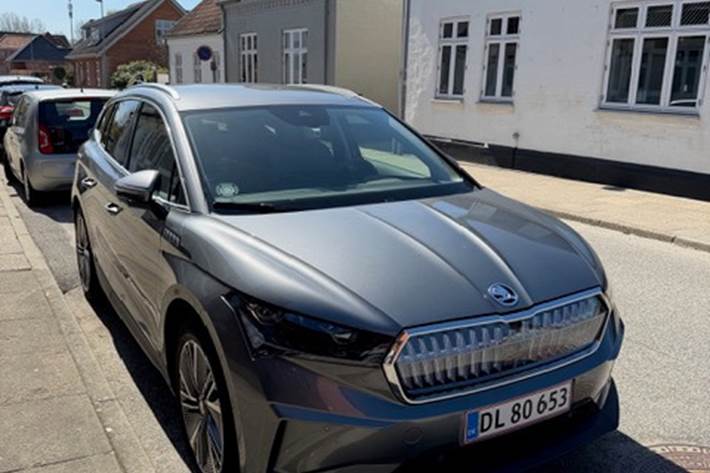 Grå Skoda Enyaq fra 2022