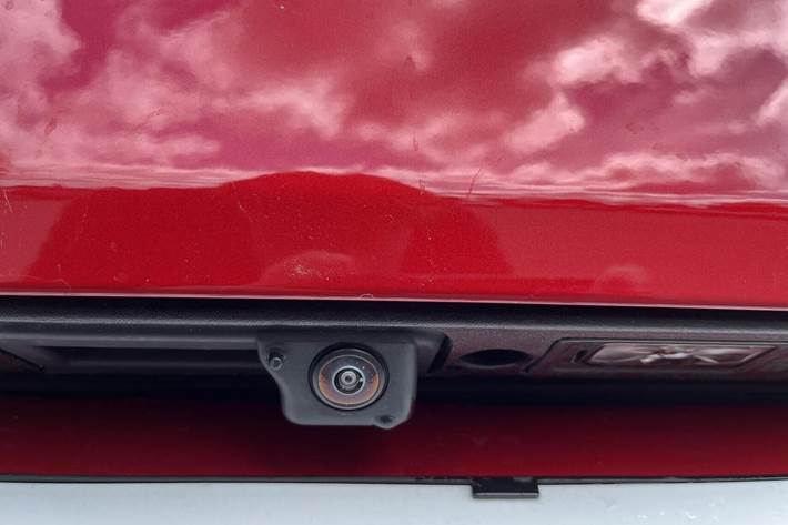 Rød Ford Capri fra 2025