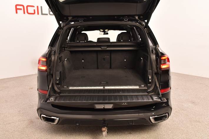 Sort BMW X5 fra 2020