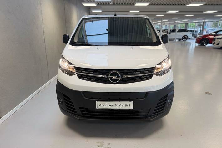 Hvid Opel Vivaro-e fra 2023