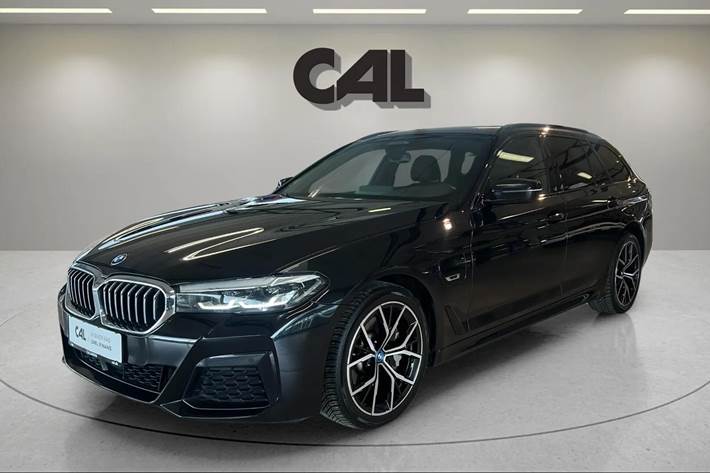 Sort BMW 530e fra 2021