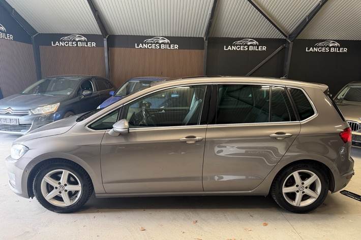 Grå VW Golf Sportsvan fra 2015