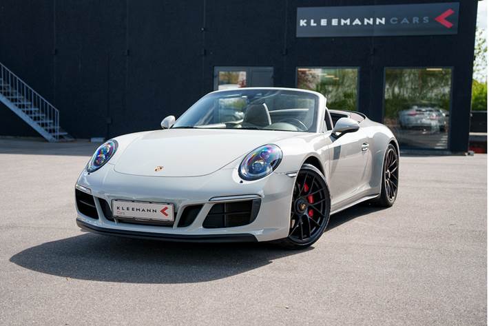 Beige Porsche 911 Carrera GTS fra 2018