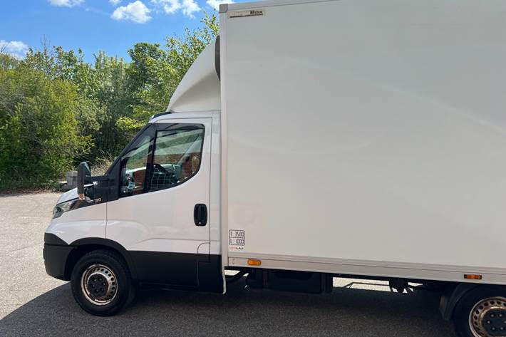 Hvid Iveco Daily fra 2014