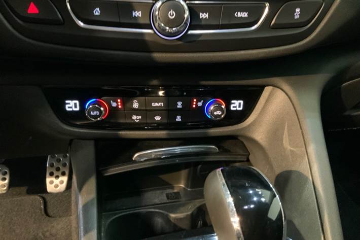 Sort Opel Insignia fra 2020