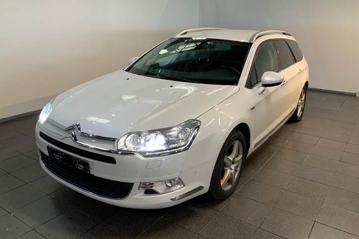 Hvid Citroën C5 fra 2012 set udefra