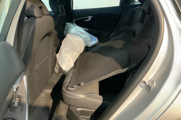 Sølv Volvo V40 fra 2016