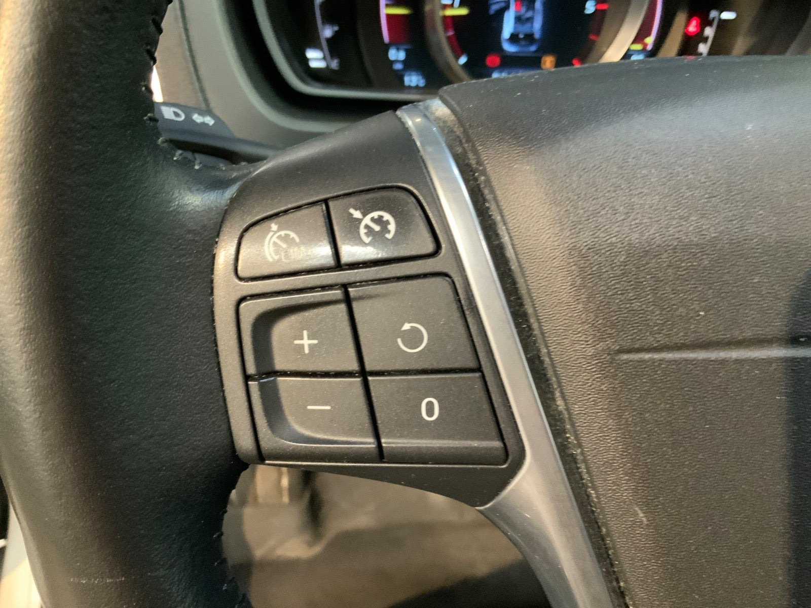 Sølv Volvo V40 fra 2016