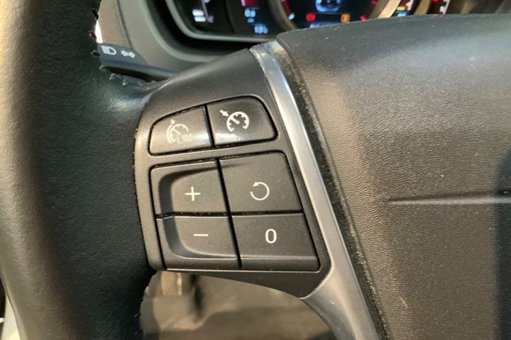Sølv Volvo V40 fra 2016
