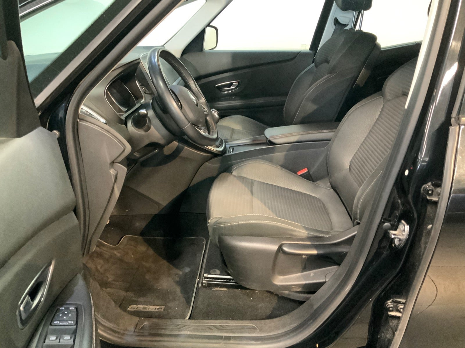 Sort Renault Scenic IV fra 2016