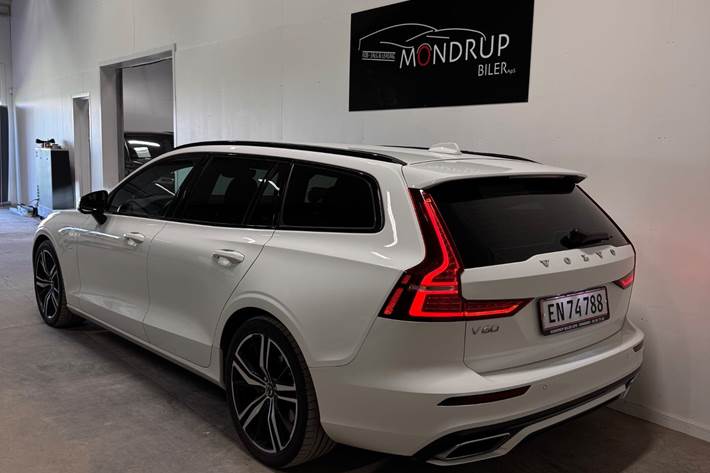 Hvid Volvo V60 fra 2022