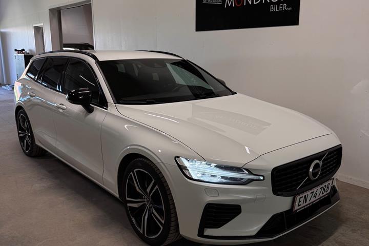 Hvid Volvo V60 fra 2022