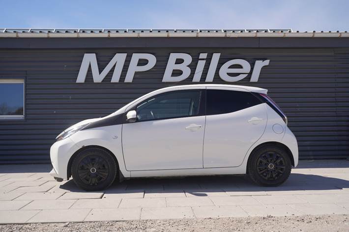 Hvid Toyota Aygo fra 2015