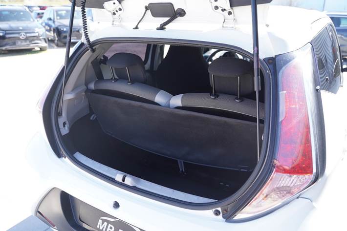 Hvid Toyota Aygo fra 2015