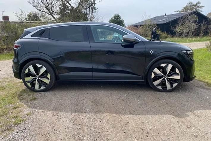 Sort Renault Megane E-Tech fra 2023