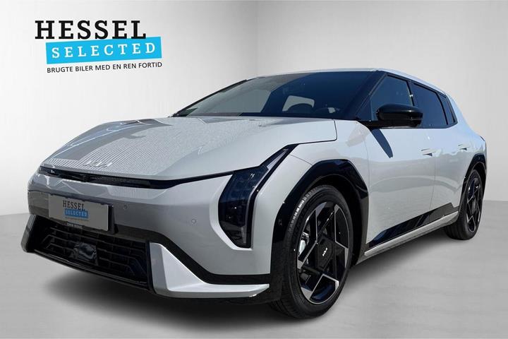 Hvid Kia EV4 fra 2026 set udefra
