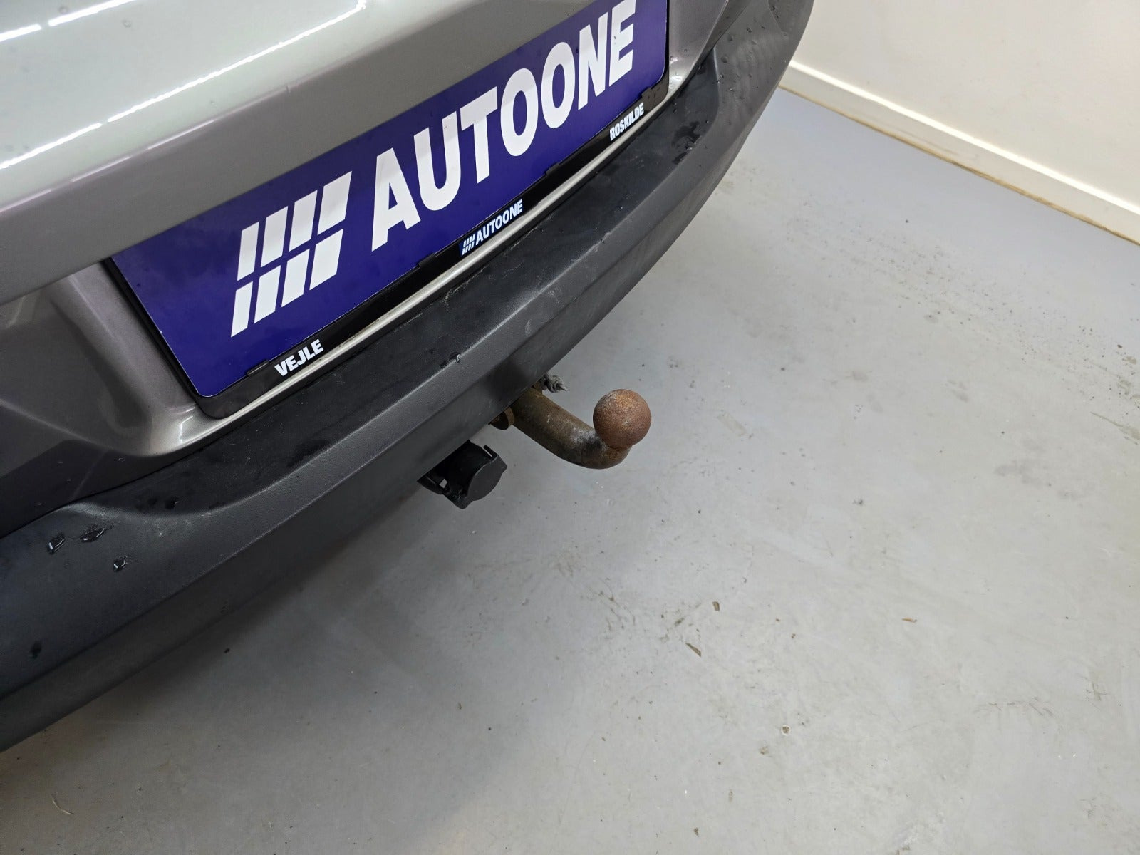 Grå VW Tiguan fra 2008