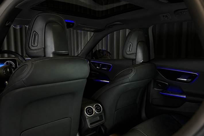 Hvid Mercedes C300 e fra 2023