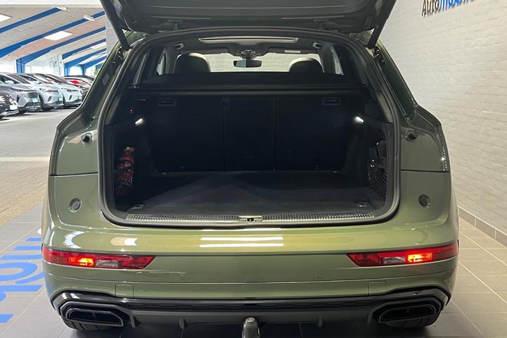 Grøn Audi Q5 fra 2024