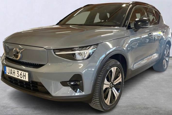 Grå Volvo XC40 fra 2023