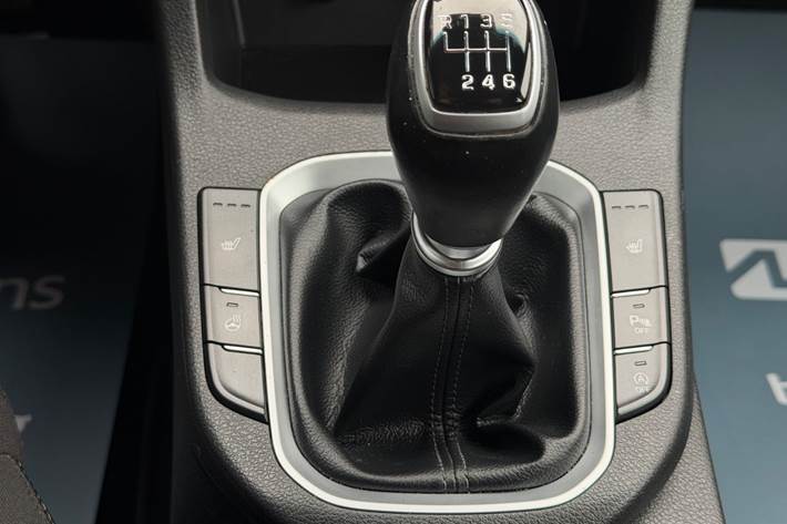 Grå Hyundai i30 fra 2018
